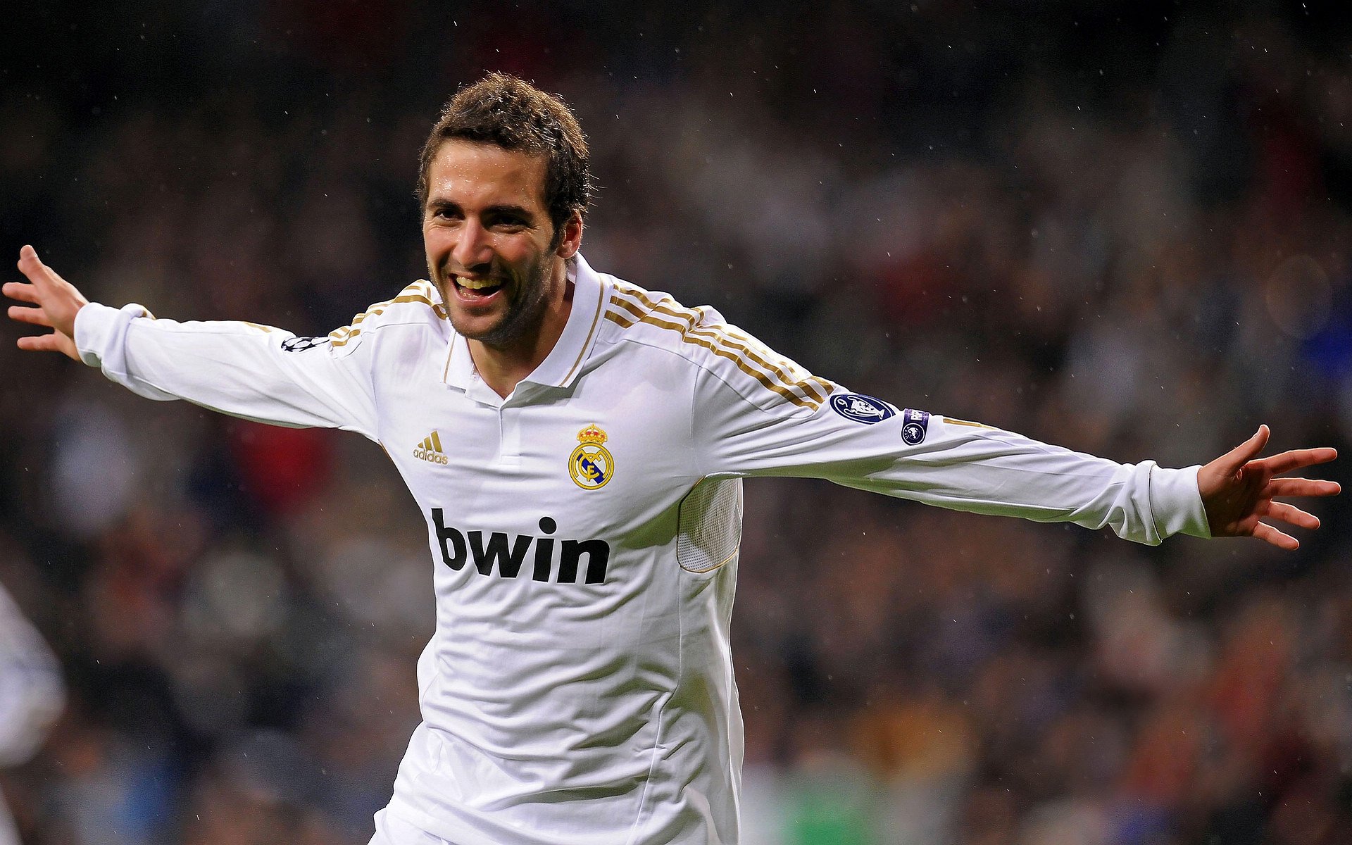 爱游戏在线-加勒比风暴席卷北非，马丁内利关键一射，牙买加碾压埃及背后的战术革命