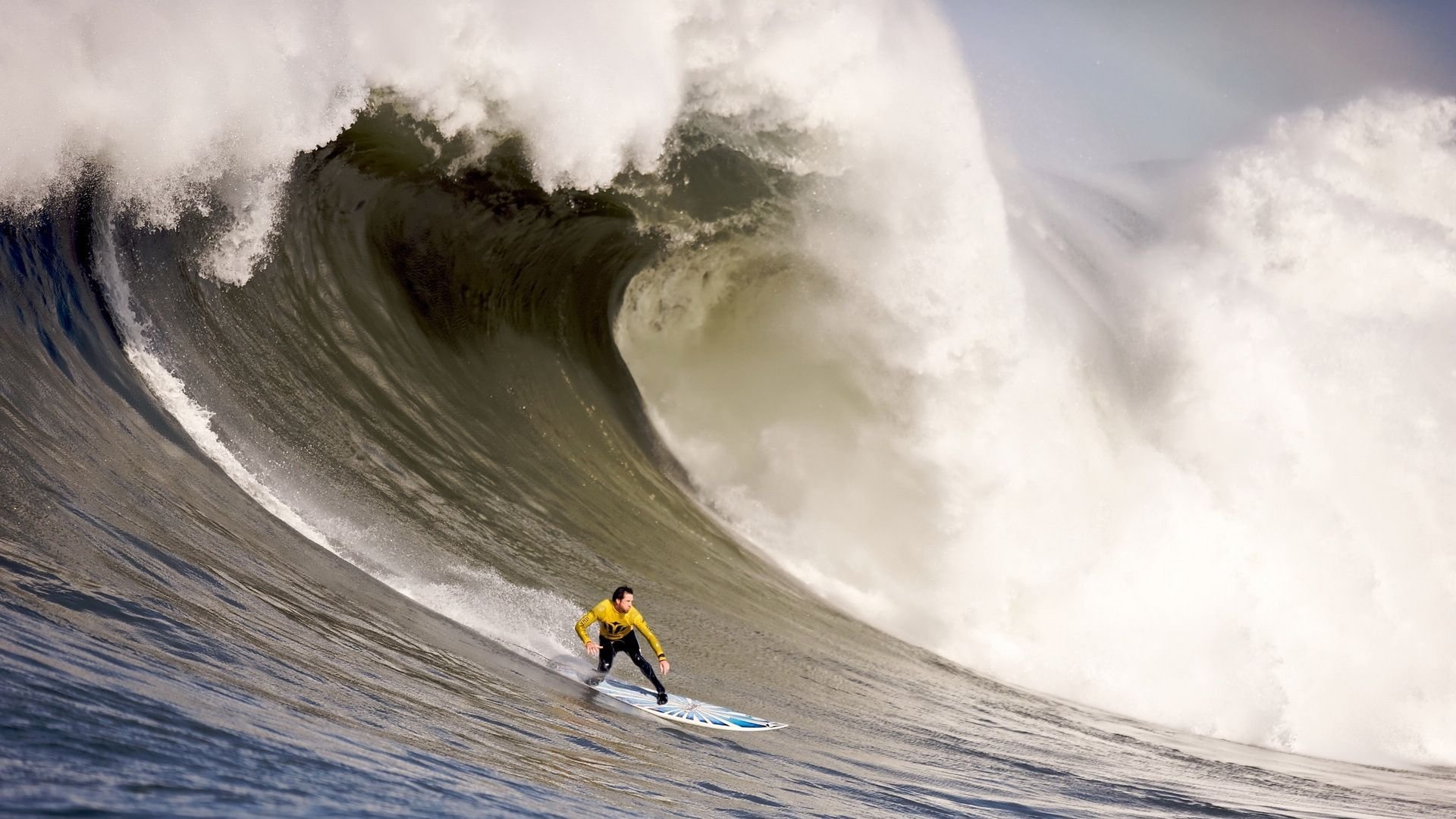 绝地反击，当哈斯车队的齿轮咬碎红牛王朝，阿隆索以一己之力扛起整支车队